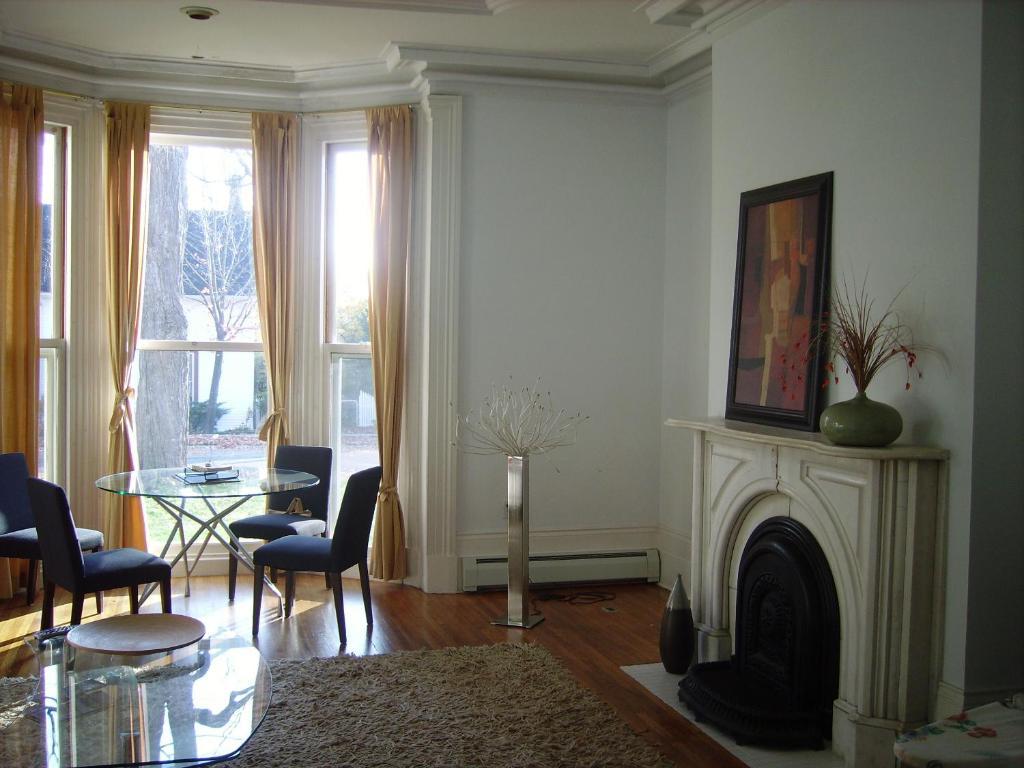 Absolute 1000 Islands Monthly Suites Gananoque Chambre photo