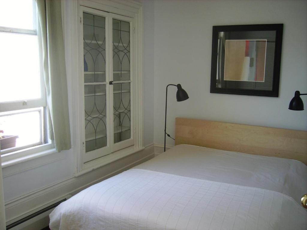 Absolute 1000 Islands Monthly Suites Gananoque Chambre photo